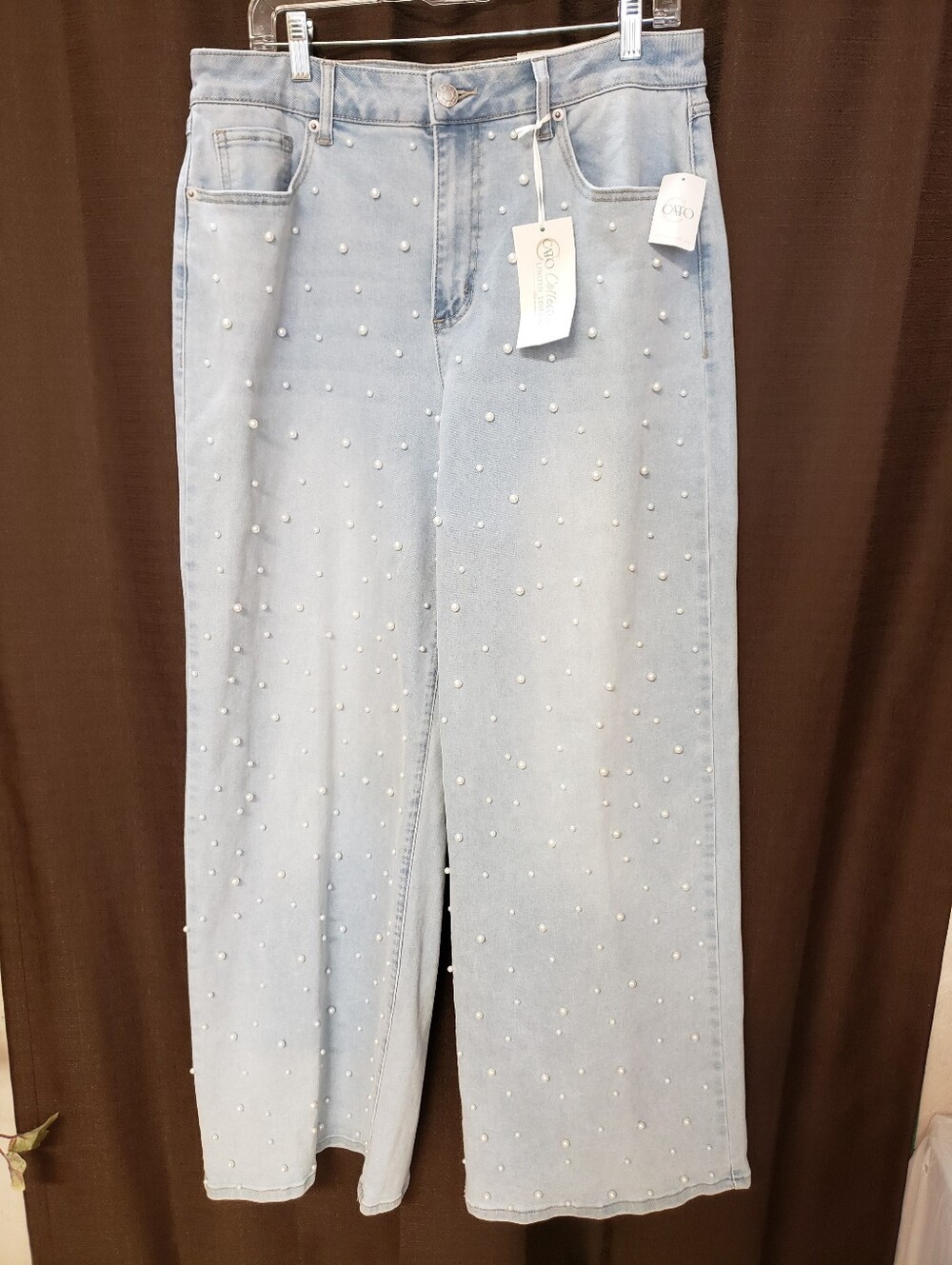 Light Washed Denim Wide Leg Jeans With Pearl Front